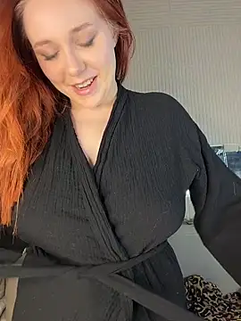 PollyVinice online show from 12-19-25, 02:24