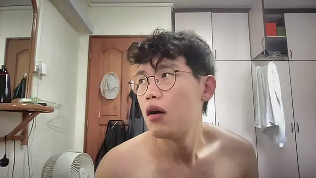 Passionatetwink2 online show from 09-21-25, 04:58