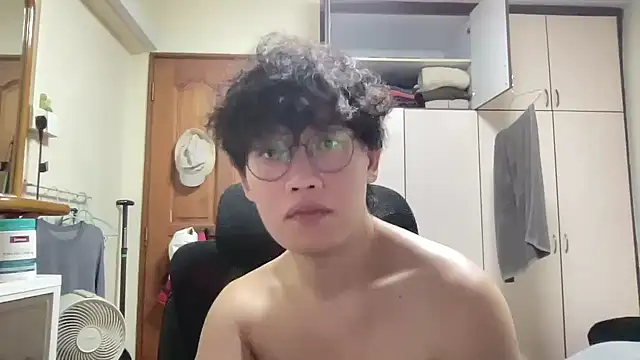 Passionatetwink2 online show from 03-19-26, 02:10