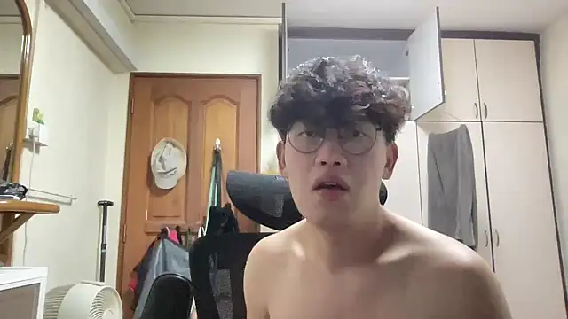 Passionatetwink2 online show from 04-10-26, 04:55