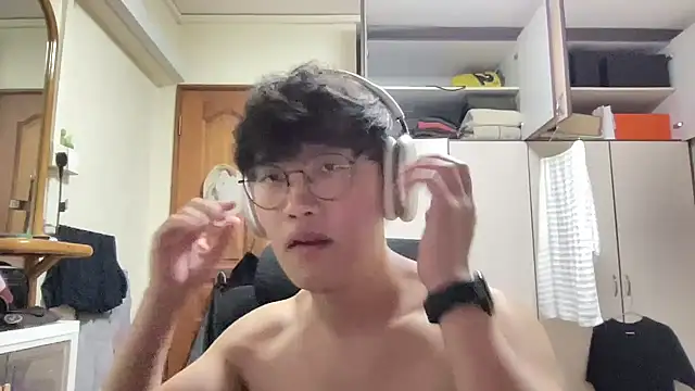 Passionatetwink2 online show from 06-05-26, 11:49