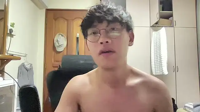 Passionatetwink2 online show from 06-11-26, 03:32