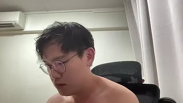 Passionatetwink2 online show from 07-31-26, 01:10