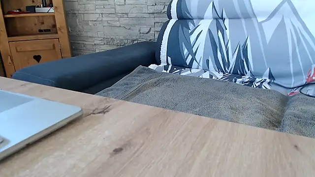 htreshot73 online show from 03-18-26, 01:58