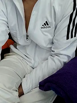 chocolate alone online show from 10-24-25, 07:27