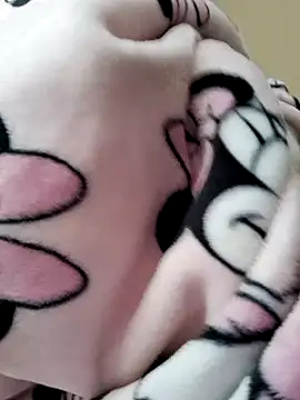 Snapshot of SexyGemBeautyX chatting on 10-15-25, 12:27 SexyGemBeautyX online show from 10-15-25, 12:27