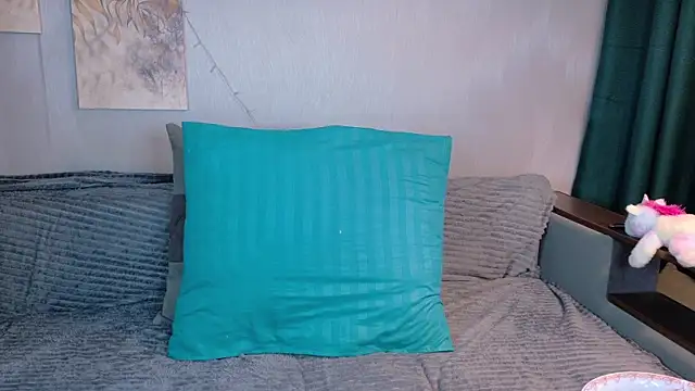 KikiMoor online show from 09-20-25, 03:07