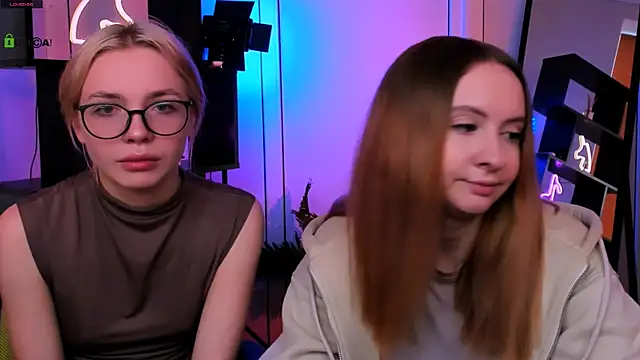 mila glow1 online show from 11-18-25, 12:09