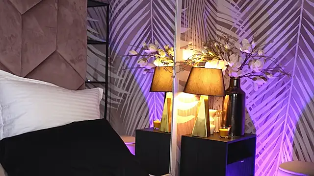 EvaRhea online show from 11-27-25, 04:03