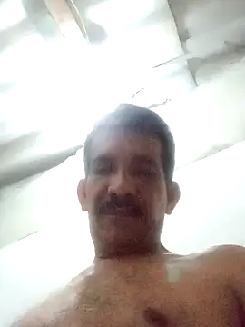 Snapshot of Srsexy18cm chatting on 10-18-25, 01:01 Srsexy18cm online show from 10-18-25, 01:01