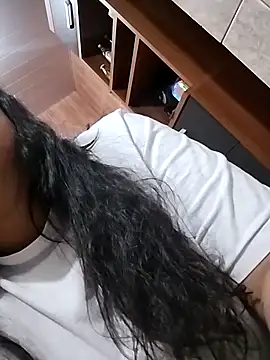 lauramartins7 online show from 01-07-26, 02:14