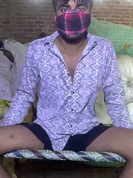 Snapshot of uniquesexyboy5689 chatting on 05-10-26, 05:12 uniquesexyboy5689 online show from 05-10-26, 05:12