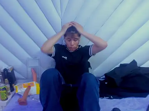 Bruno Cruzz online show from 11-30-25, 03:43