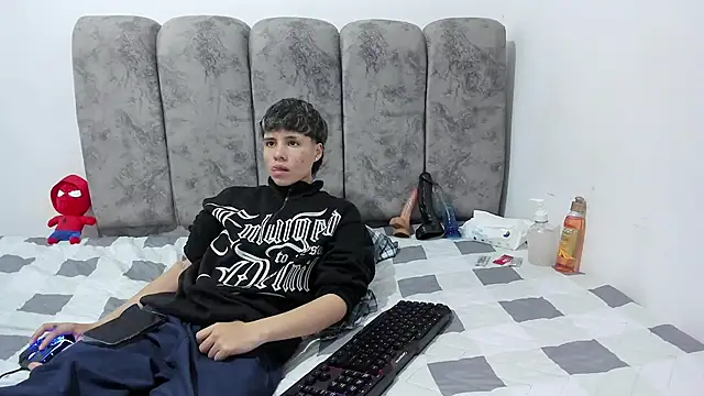 Bruno Cruzz online show from 06-04-26, 02:17