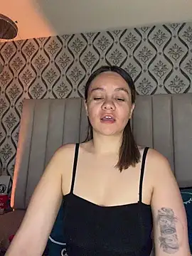 Sky Junne online show from 03-17-26, 04:21