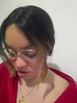 Sky Junne online show from 04-18-26, 05:22