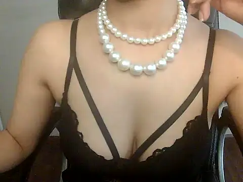 Snapshot of akankshapuri chatting on 09-18-25, 06:15 akankshapuri online show from 09-18-25, 06:15