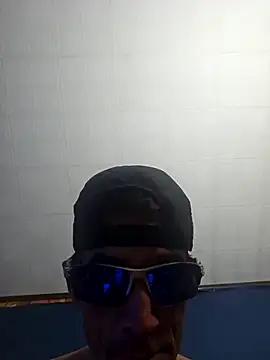 Snapshot of scarletsky89 chatting on 09-29-25, 05:23 scarletsky89 online show from 09-29-25, 05:23