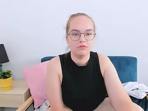 AliceCrazy69 online show from 10-03-25, 12:02