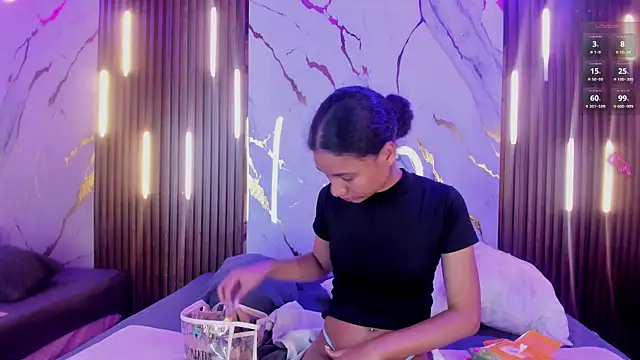 VictoriaDuart online show from 11-26-25, 08:21