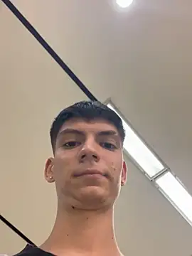 Snapshot of Luck__090 chatting on 09-22-25, 01:40 Luck  090 online show from 09-22-25, 01:40