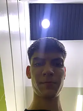 Snapshot of Luck__090 chatting on 10-05-25, 02:54 Luck  090 online show from 10-05-25, 02:54