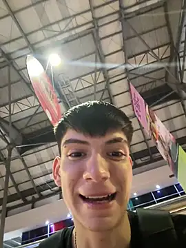 Snapshot of Luck__090 chatting on 02-25-26, 01:37 Luck 090 online show from 02-25-26, 01:37