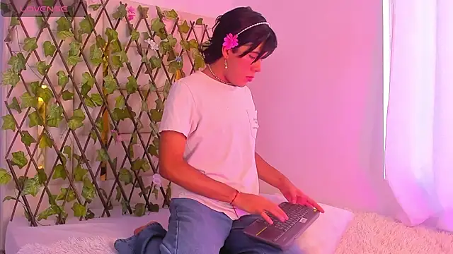 E R O S  online show from 06-19-26, 12:09