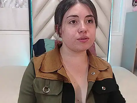 Vicluxxx online show from 10-27-25, 12:42