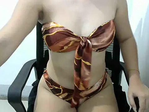 Snapshot of Scarlet_anne18xx chatting on 06-08-26, 04:46 Scarlet anne18xx online show from 06-08-26, 04:46