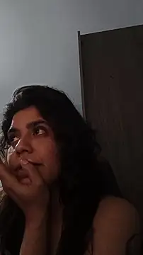 Snapshot of Maricamposs chatting on 11-19-25, 04:01 Maricamposs online show from 11-19-25, 04:01