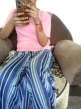Snapshot of Student_girl2 chatting on 09-18-25, 04:58 Student girl2 online show from 09-18-25, 04:58