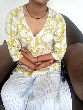 Snapshot of Student_girl2 chatting on 09-27-25, 03:22 Student girl2 online show from 09-27-25, 03:22