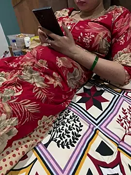 Snapshot of LustySundari chatting on 10-30-25, 08:16 LustySundari online show from 10-30-25, 08:16