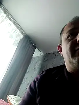 Snapshot of zurab39 chatting on 10-25-25, 12:23 zurab39 online show from 10-25-25, 12:23