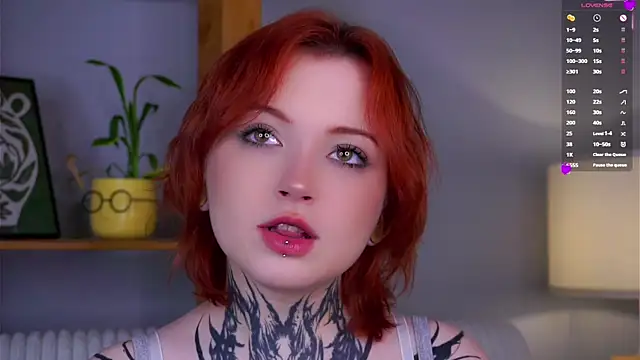 Snapshot of MarnaHarbor chatting on 10-20-25, 01:44 MarnaHarbor online show from 10-20-25, 01:44