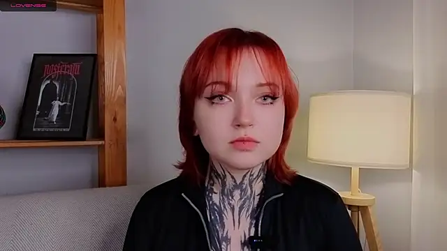 Snapshot of MarnaHarbor chatting on 11-17-25, 02:12 MarnaHarbor online show from 11-17-25, 02:12