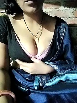 Snapshot of Hottestgirll chatting on 10-08-25, 07:06 Hottestgirll online show from 10-08-25, 07:06
