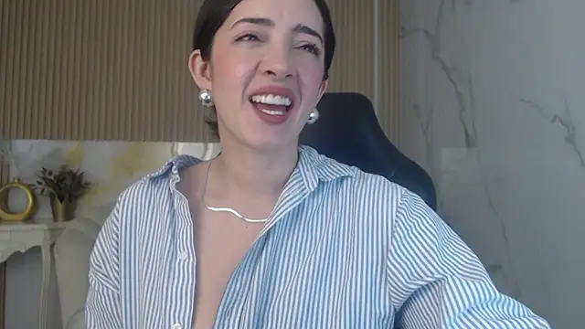 Snapshot of sara_lopez_s chatting on 05-08-26, 02:00 sara lopez s online show from 05-08-26, 02:00