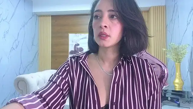 Snapshot of sara_lopez_s chatting on 05-11-26, 02:12 sara lopez s online show from 05-11-26, 02:12
