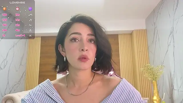 Snapshot of sara_lopez_s chatting on 06-08-26, 02:17 sara lopez s online show from 06-08-26, 02:17