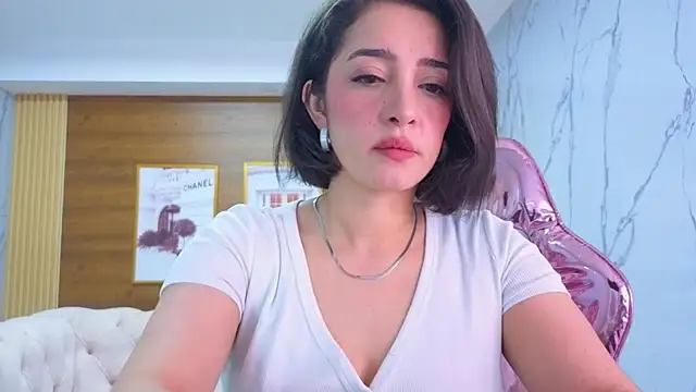 Snapshot of sara_lopez_s chatting on 06-20-26, 01:47 sara lopez s online show from 06-20-26, 01:47
