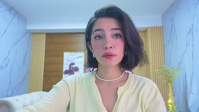 Snapshot of sara_lopez_s chatting on 06-24-26, 01:54 sara lopez s online show from 06-24-26, 01:54