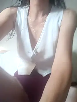 zaira spice online show from 12-14-25, 01:05