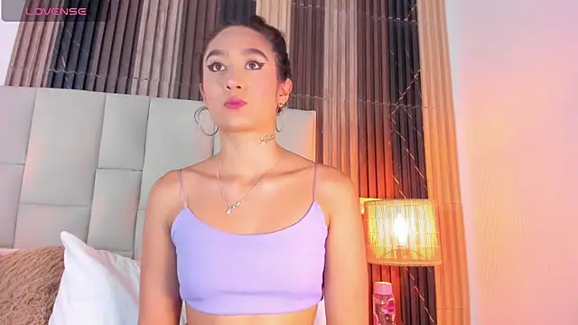 Nicolqueen  online show from 04-11-26, 11:25