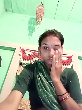 Idhika Jha online show from 10-12-25, 01:04