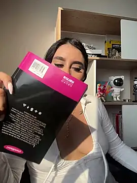 Sophie Dreamss online show from 04-13-26, 09:09