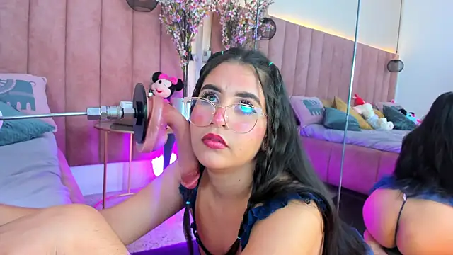 LizzyOlsen online show from 10-22-25, 03:40