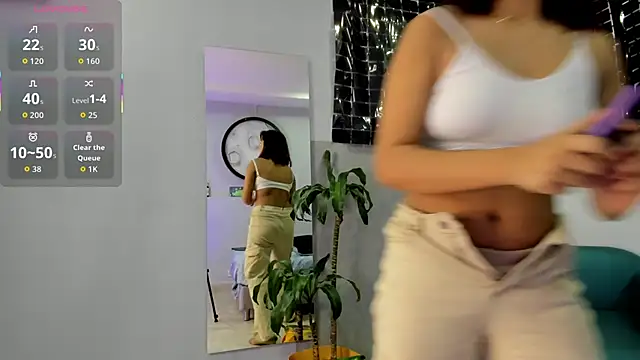 Sofia villareal online show from 11-27-25, 12:40