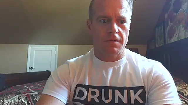 Snapshot of DILFiGuess11 chatting on 06-04-26, 04:24 DILFiGuess11 online show from 06-04-26, 04:24
